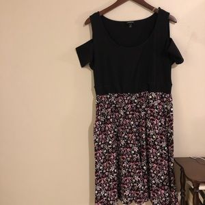 NWOT Cold Shoulder Dress